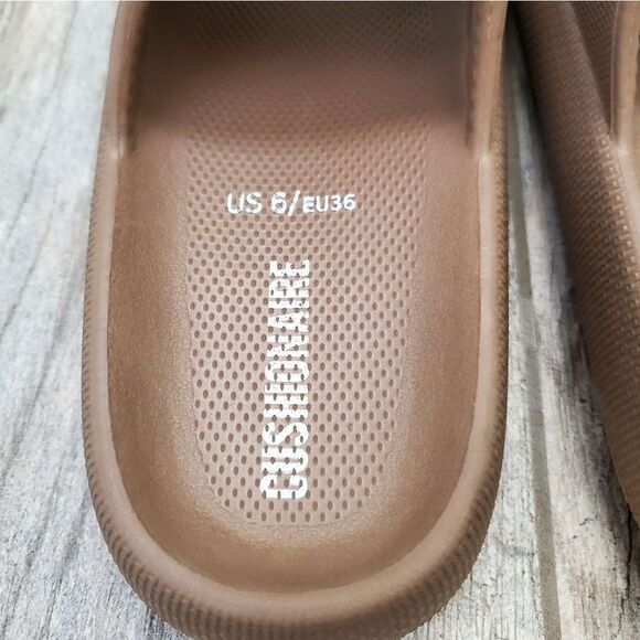 Cushionaire Feather Cloud Recovery Slide Sandals with +Comfort Brown Size 6 - Picture 7 of 9